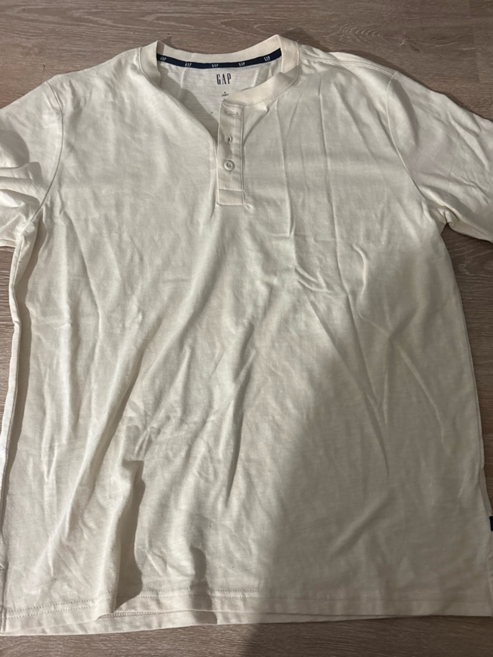 Gap men’s cream polo shirt